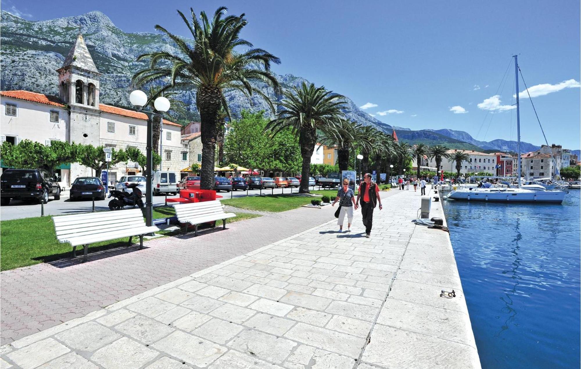 Awesome In With Kitchen Apartment Makarska